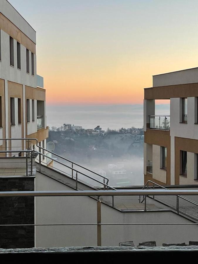 Londof Luxury Apartments - With A Panoramic View Over The City Braşov Dış mekan fotoğraf