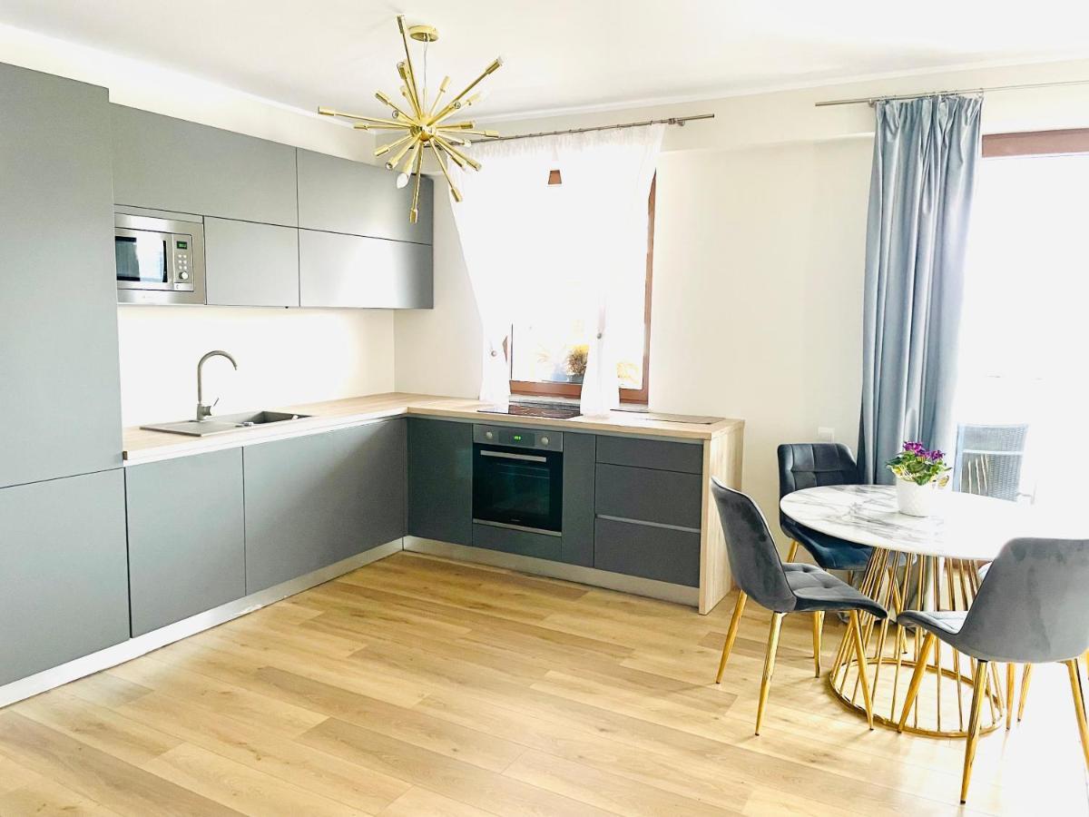 Londof Luxury Apartments - With A Panoramic View Over The City Braşov Dış mekan fotoğraf