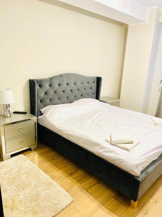 Londof Luxury Apartments - With A Panoramic View Over The City Braşov Dış mekan fotoğraf