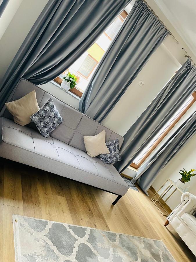 Londof Luxury Apartments - With A Panoramic View Over The City Braşov Dış mekan fotoğraf